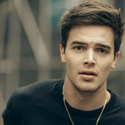 Alejandro Santamaria Lyrics