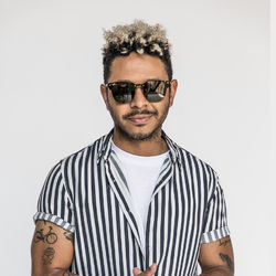 Álvaro Díaz Lyrics