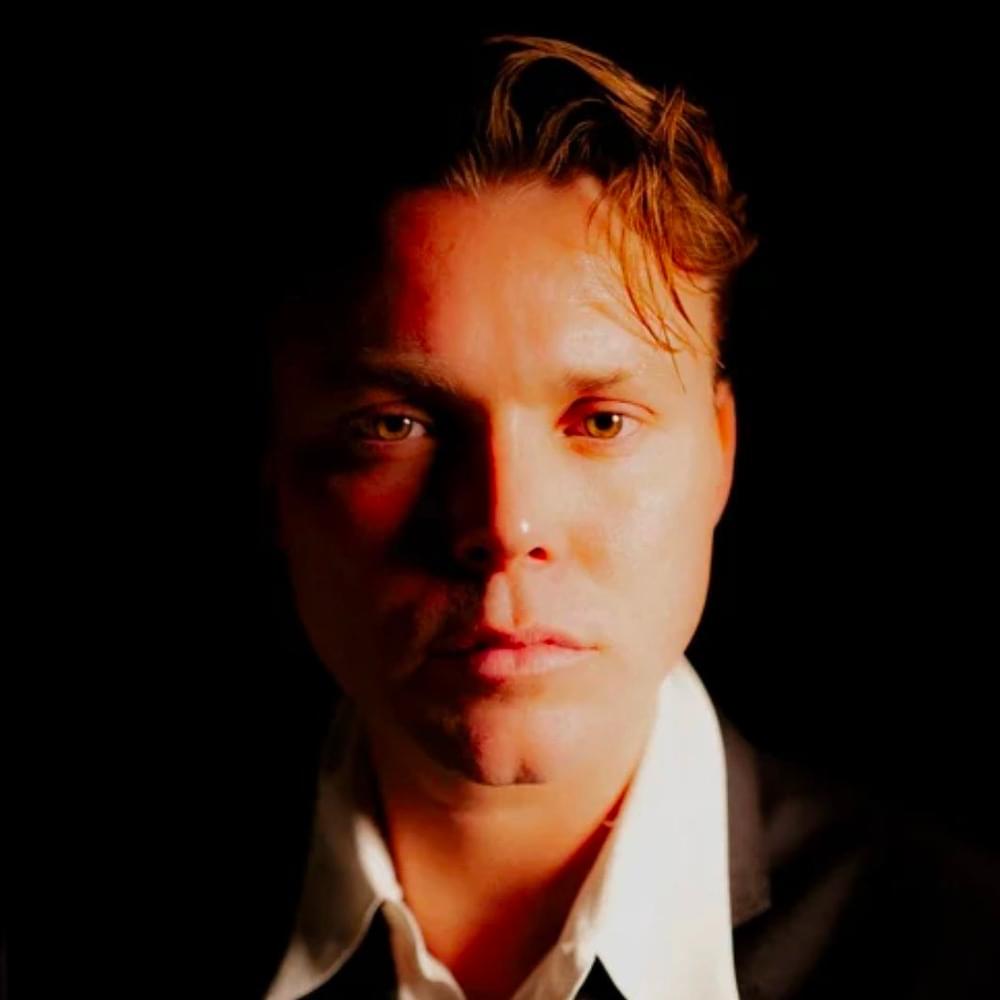 Ashton Irwin