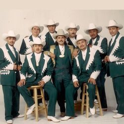 Banda Arkangel R-15 Lyrics