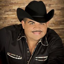 Chuy Lizarraga y Su Banda Tierra Sinaloense Lyrics English Translation