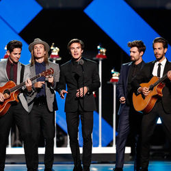Dvicio Lyrics