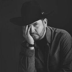 Eden Muñoz Lyrics