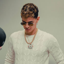 Jay Menez Lyrics
