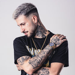 Keen Levy Lyrics