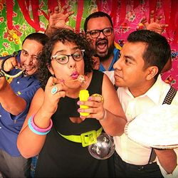La Santa Cecilia Lyrics