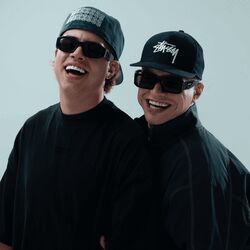 La T y la M
