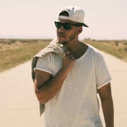 Leck Lyrics