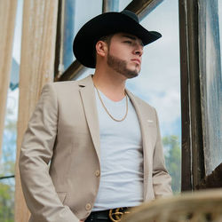 Lenin Ramírez Lyrics
