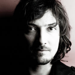 León Larregui Lyrics
