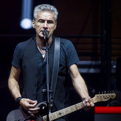Ligabue Lyrics