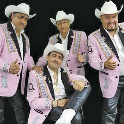 Los Cadetes De Linares Lyrics