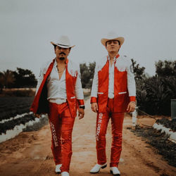 Los Dos Carnales Lyrics