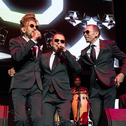 Los Hermanos Rosario Lyrics