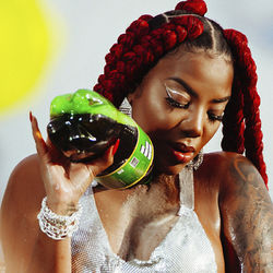 Ludmilla Lyrics