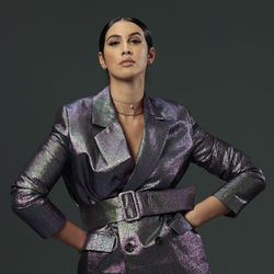 Lyna Mahyem Lyrics