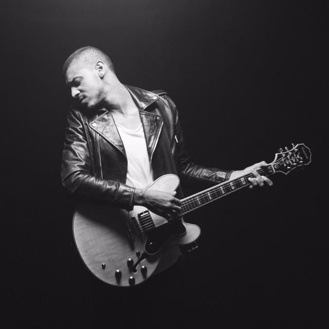 Manuel Medrano Lyrics
