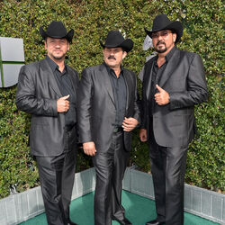 Miguel Y Miguel Lyrics