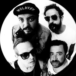 Molotov Lyrics