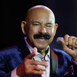 Oscar D'León Lyrics