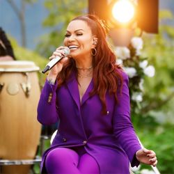 Solange Almeida Lyrics