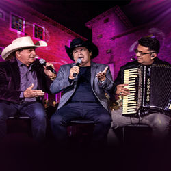 Trio Parada Dura Lyrics English Translation