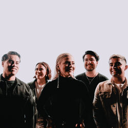 Un Corazón Lyrics