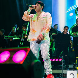 VICTOR MENDIVIL Lyrics